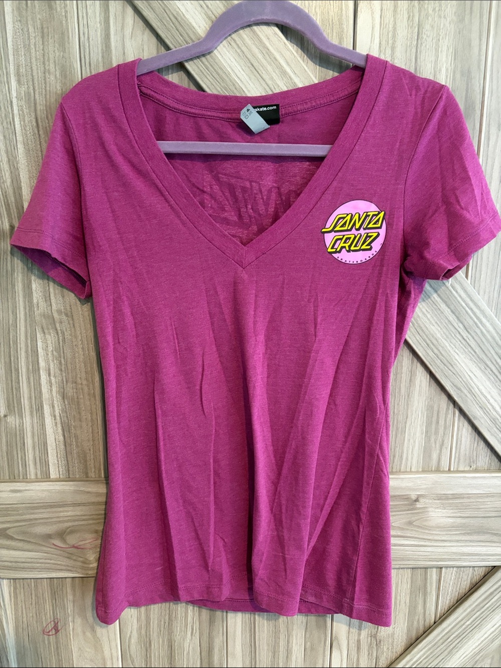 Santa Cruz Skateboards Women's V-Neck Tee in Fuchsia